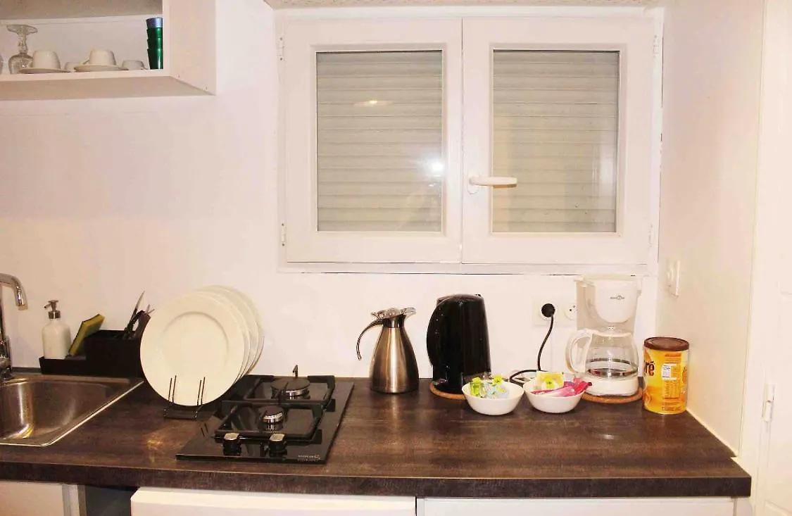 Appartements Meublees A Cote De L'Aeroport Marseille Provence Marignane